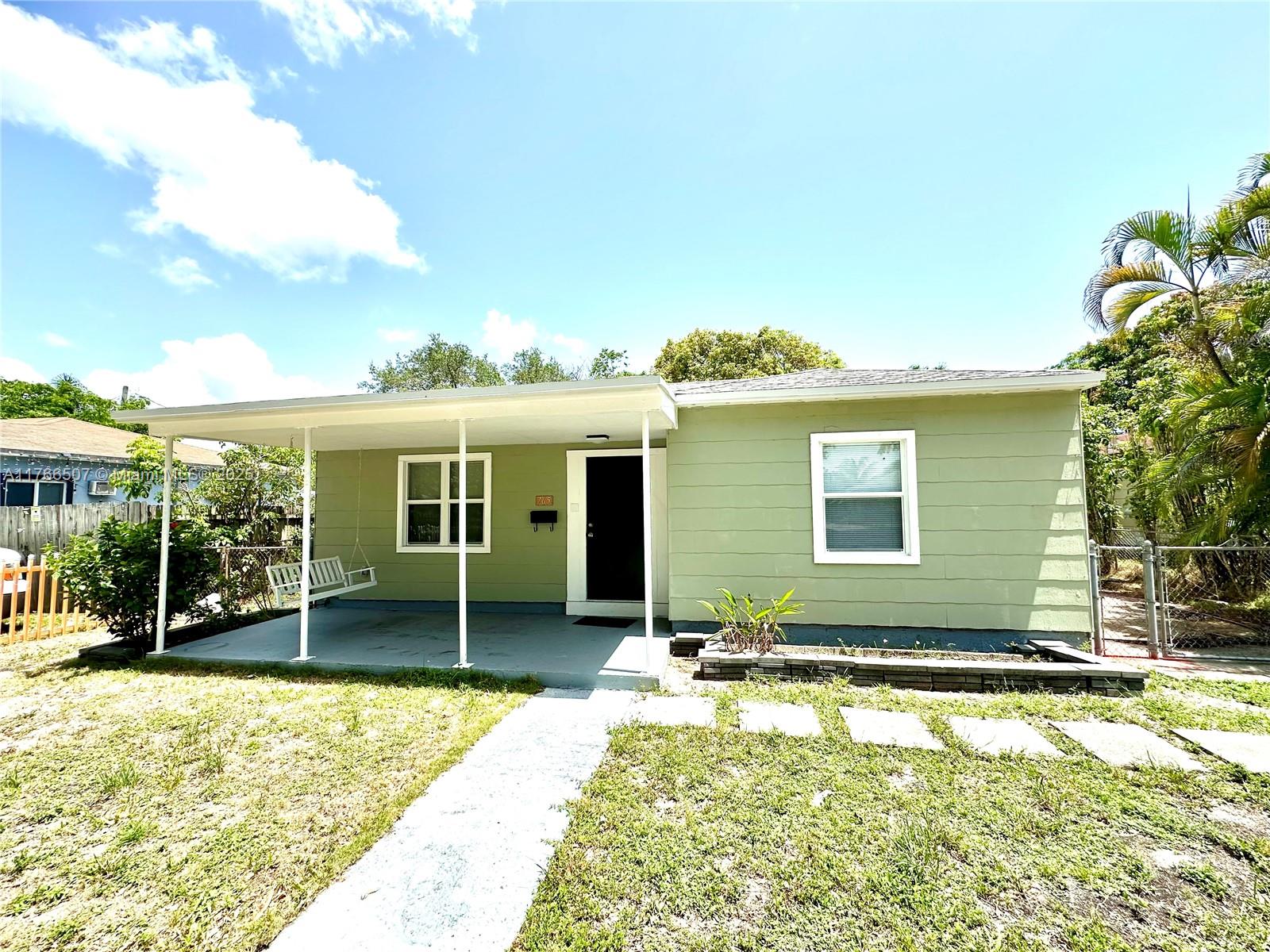765 NW 125th St