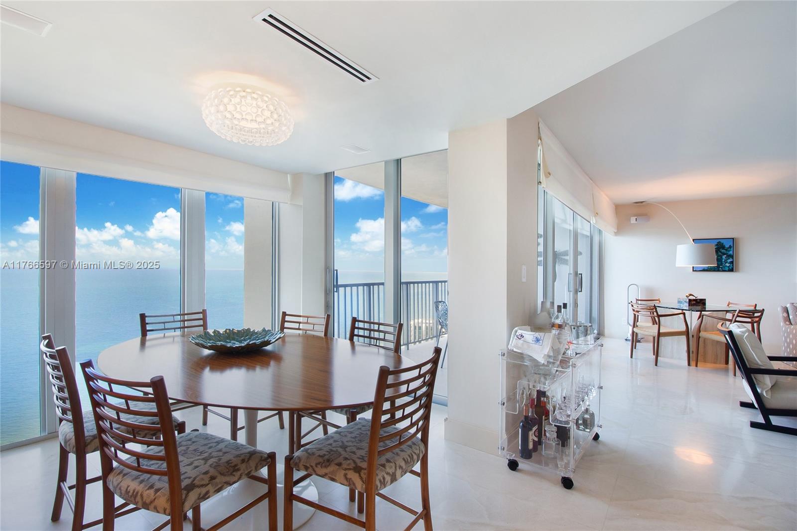 881 Ocean Dr # 25E