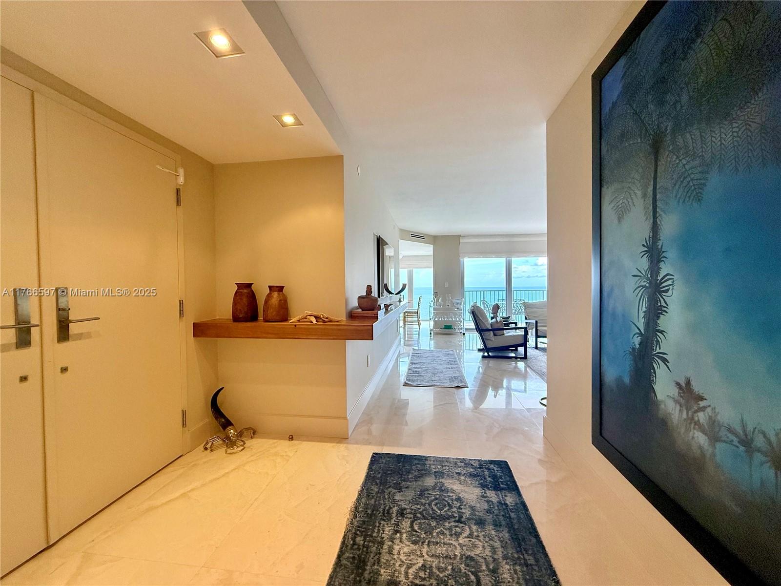 881 Ocean Dr # 25E