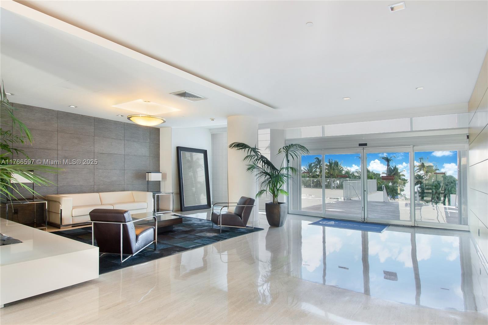 881 Ocean Dr # 25E