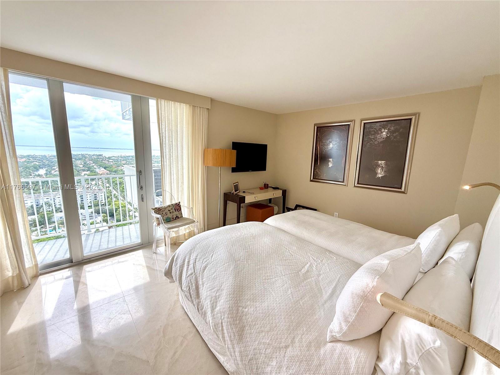 881 Ocean Dr # 25E
