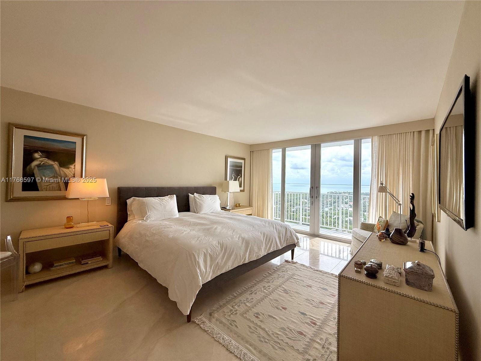 881 Ocean Dr # 25E
