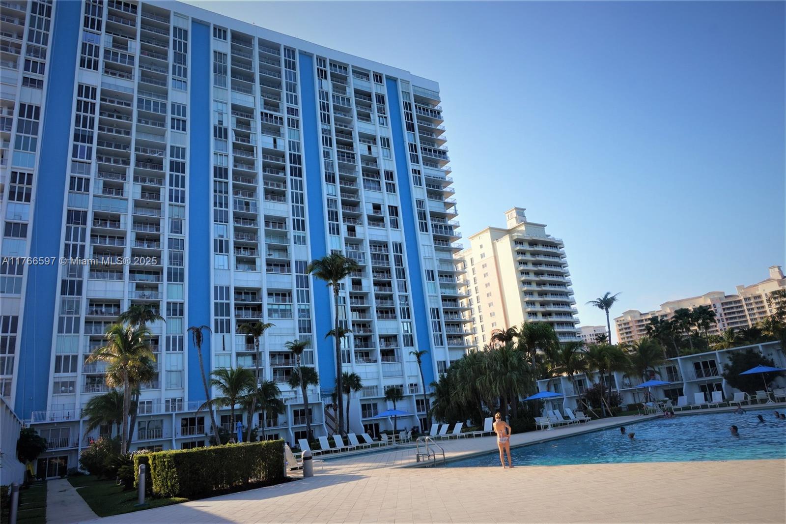 881 Ocean Dr # 25E