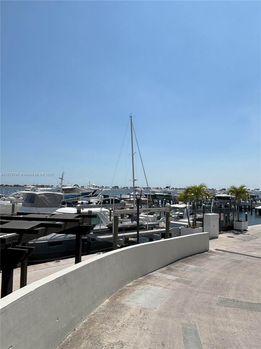 1901 Brickell Ave # B2310