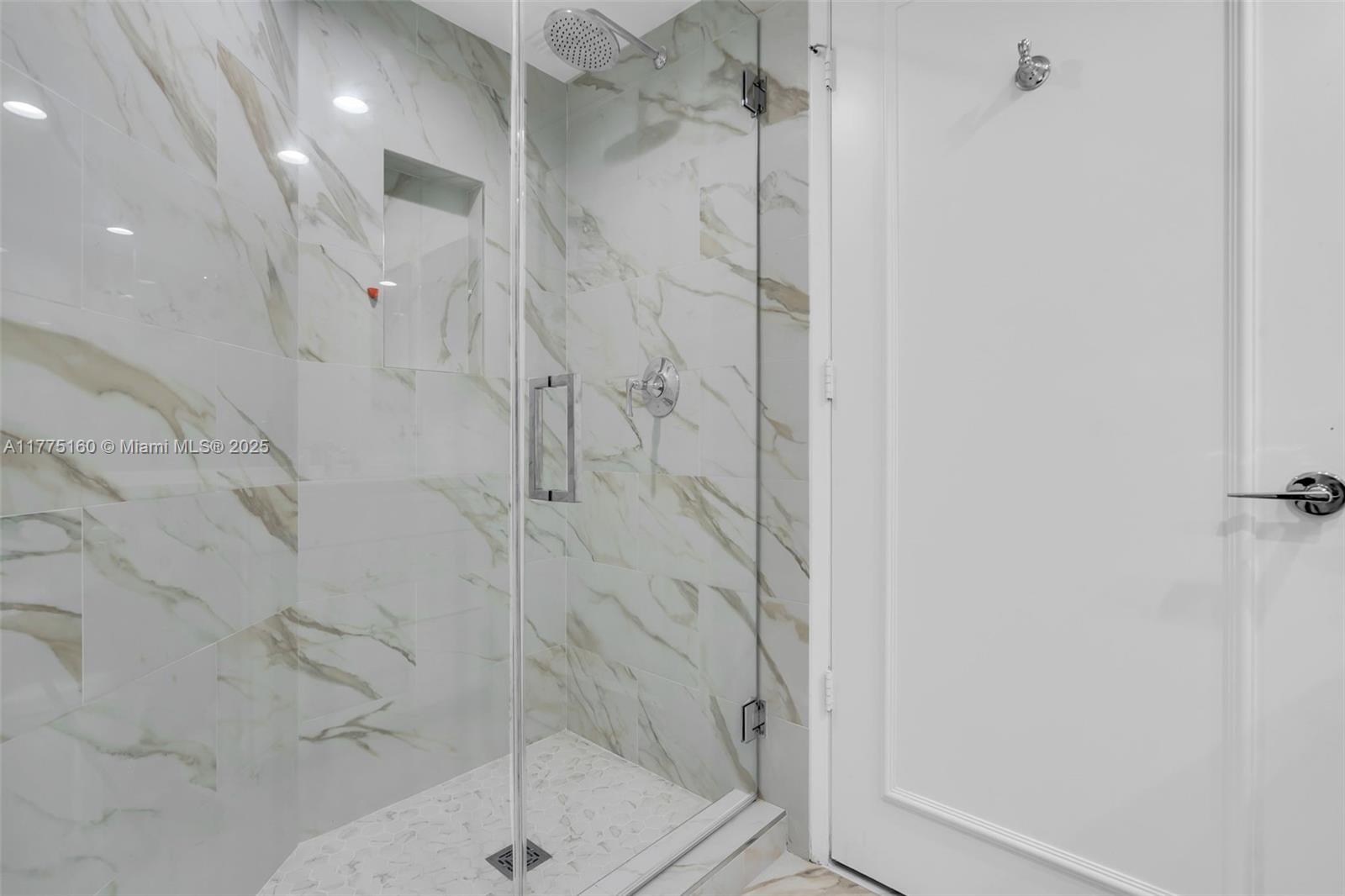 765 Crandon Blvd # 202