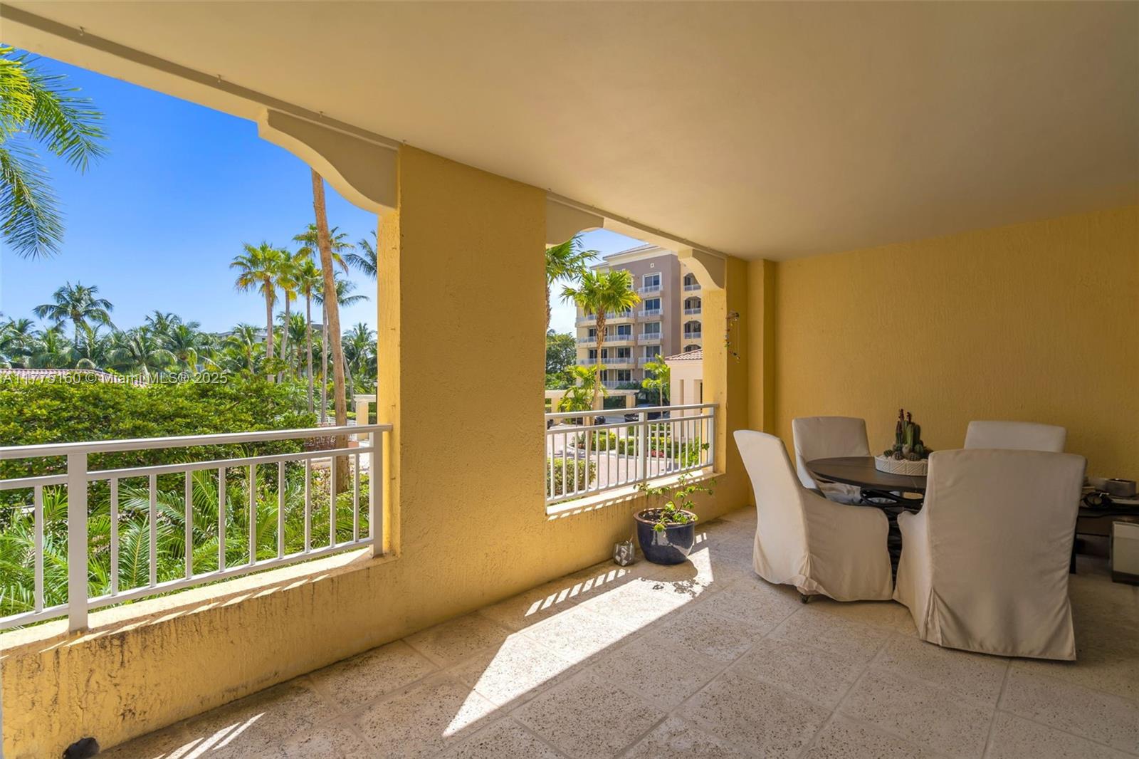 765 Crandon Blvd # 202