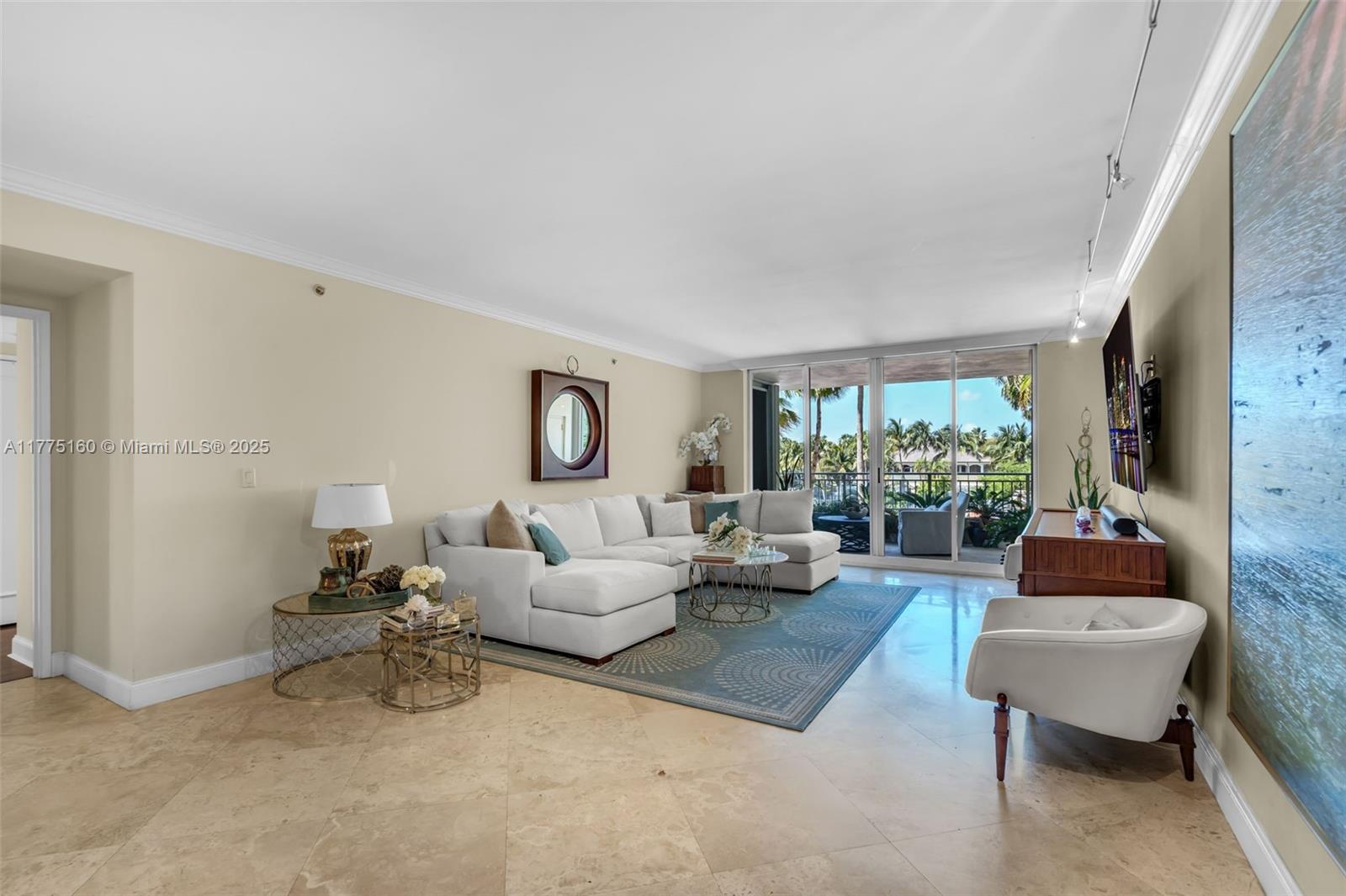 765 Crandon Blvd # 202