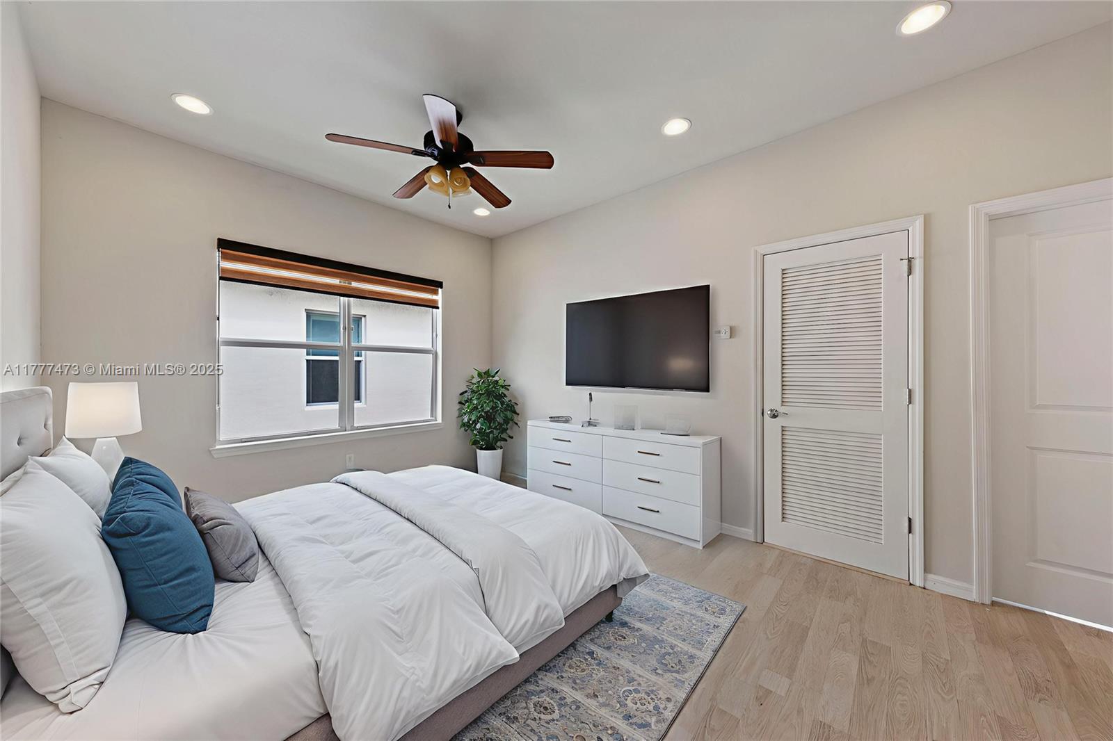 4233 Large Leaf Ln