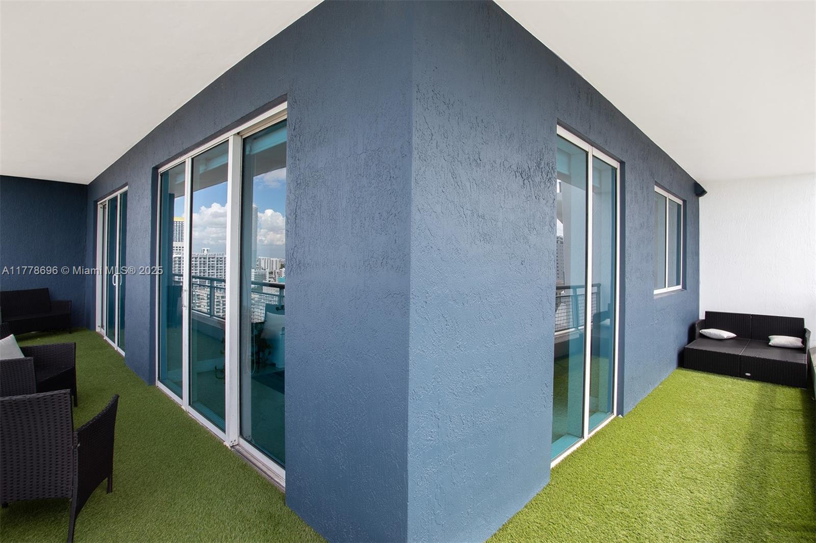 60 SW 13th St # 2001