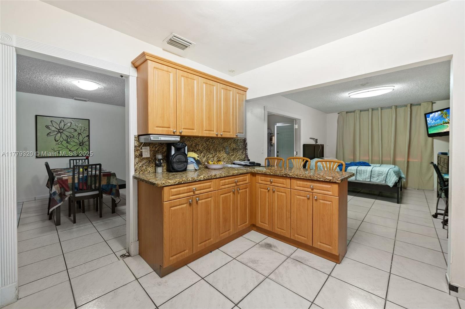 5031 NW 4th St