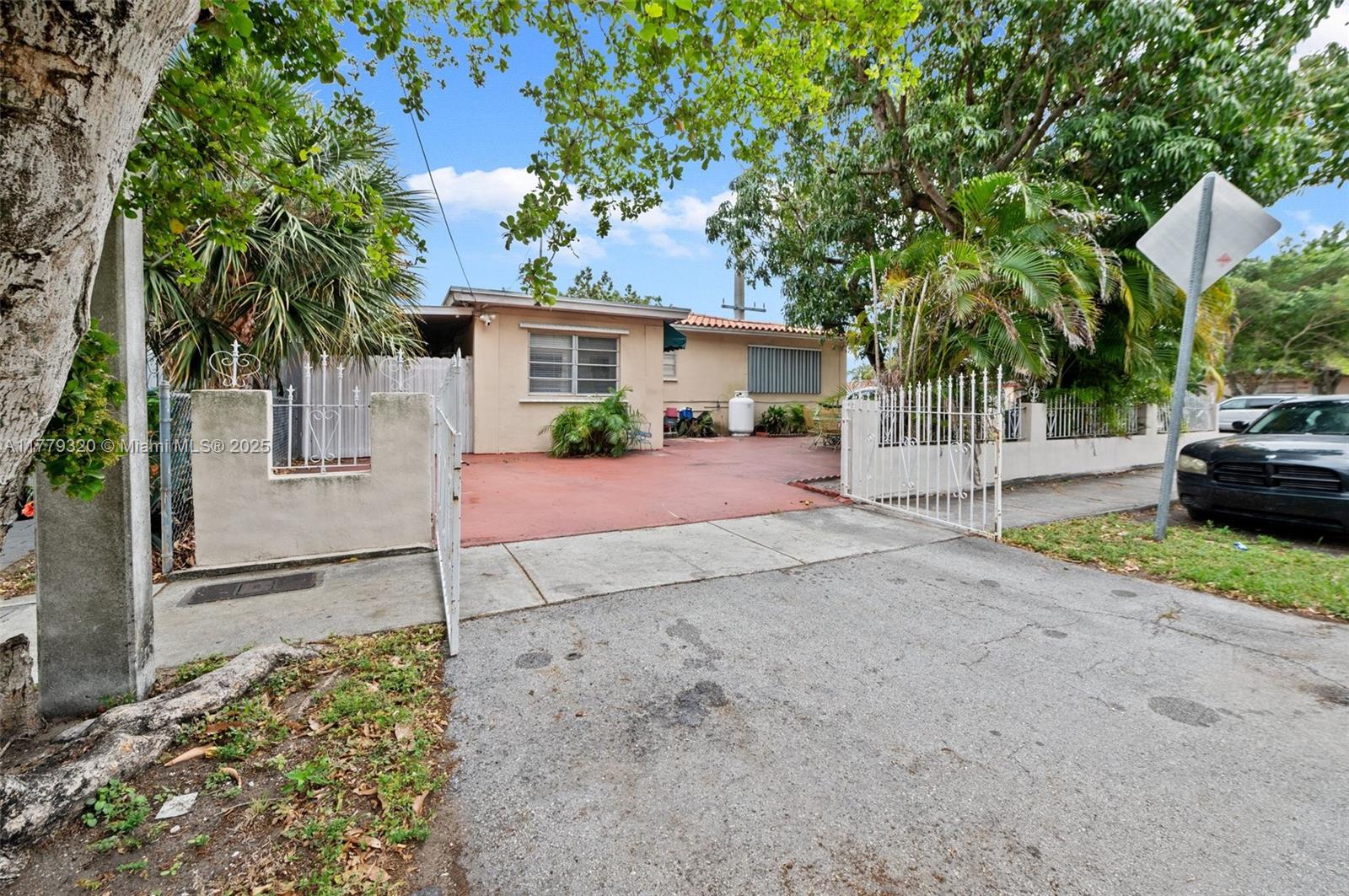 5031 NW 4th St