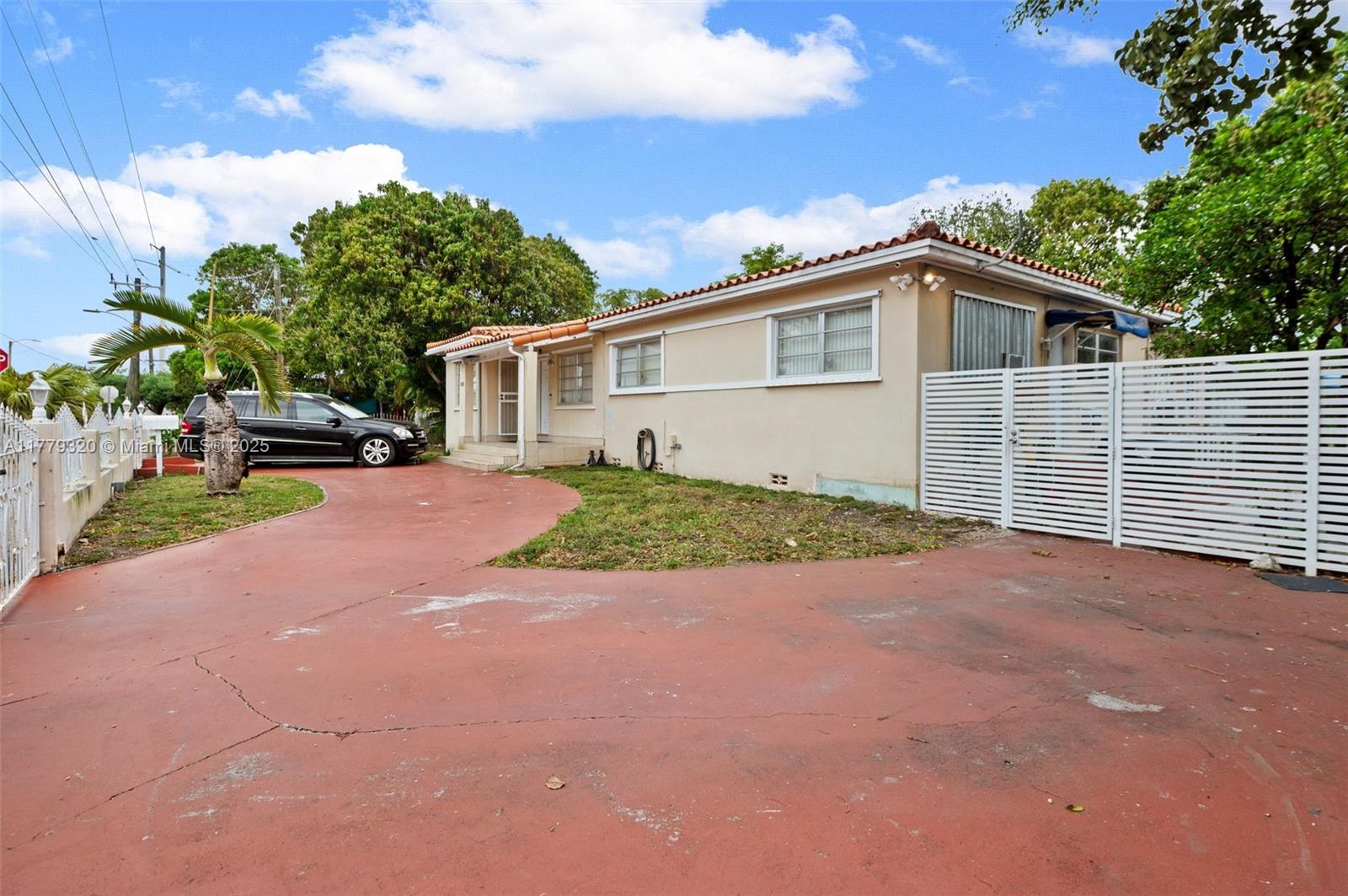 5031 NW 4th St