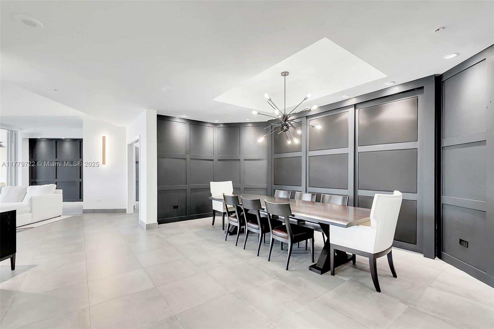 848 Brickell Key Dr # 301