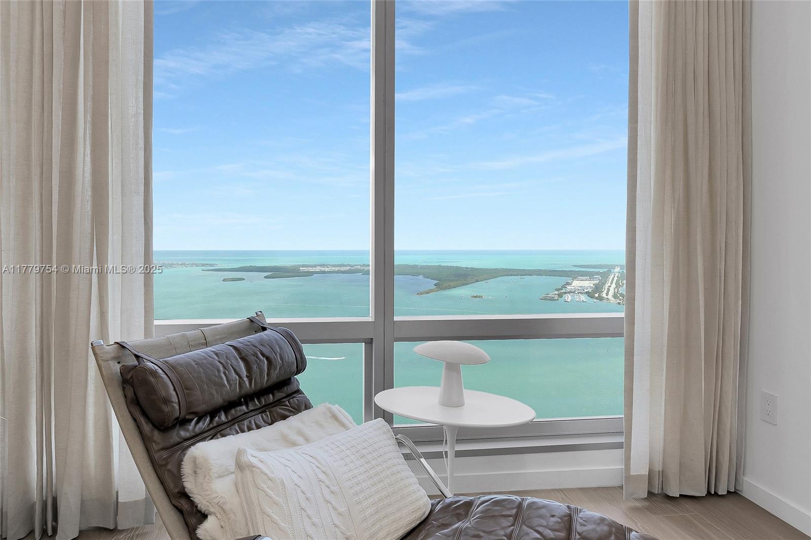 1425 Brickell Ave # 61E