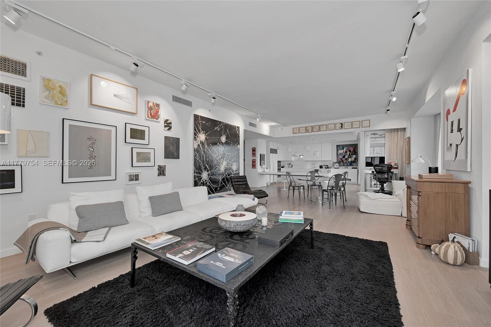 1425 Brickell Ave # 61E