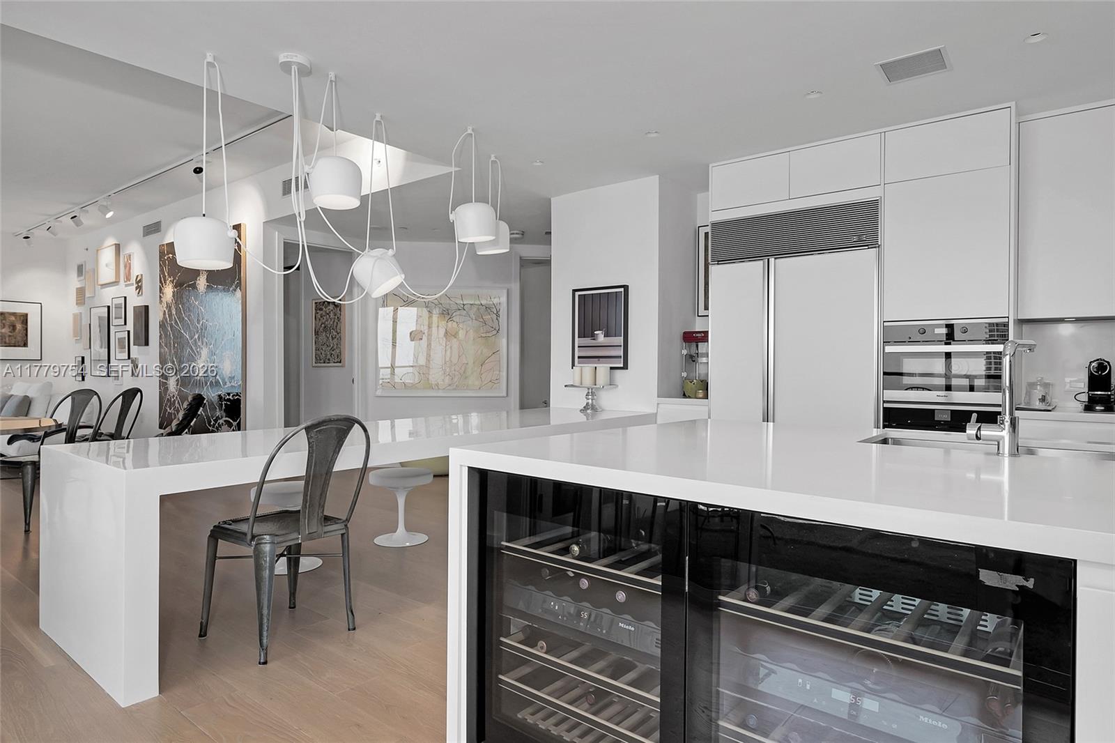 1425 Brickell Ave # 61E