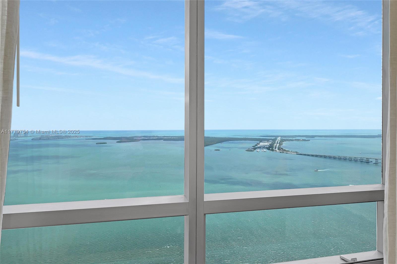 1425 Brickell Ave # 61E