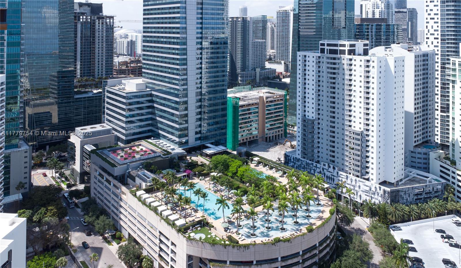 1425 Brickell Ave # 61E