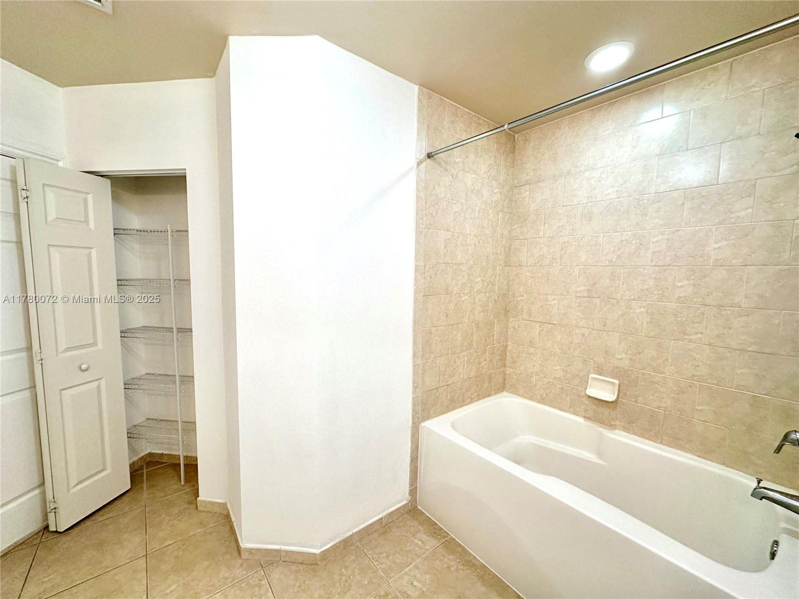 3001 NE 185th St # 336