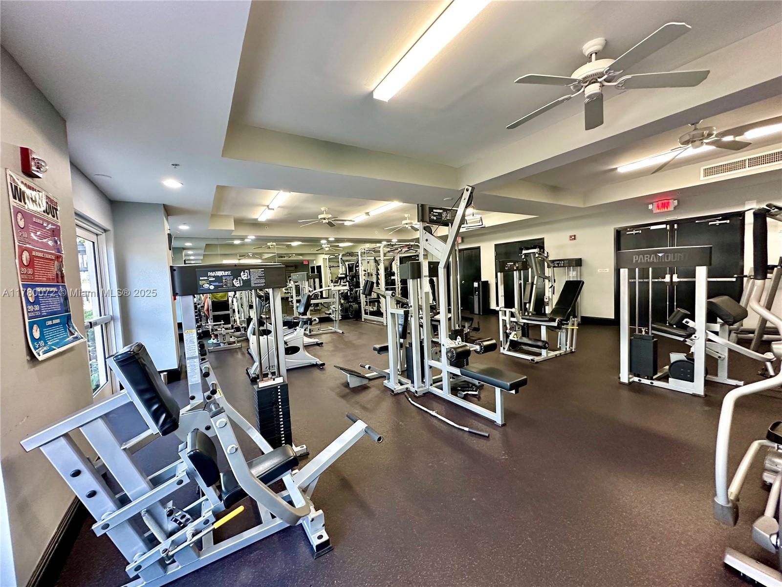 3001 NE 185th St # 336