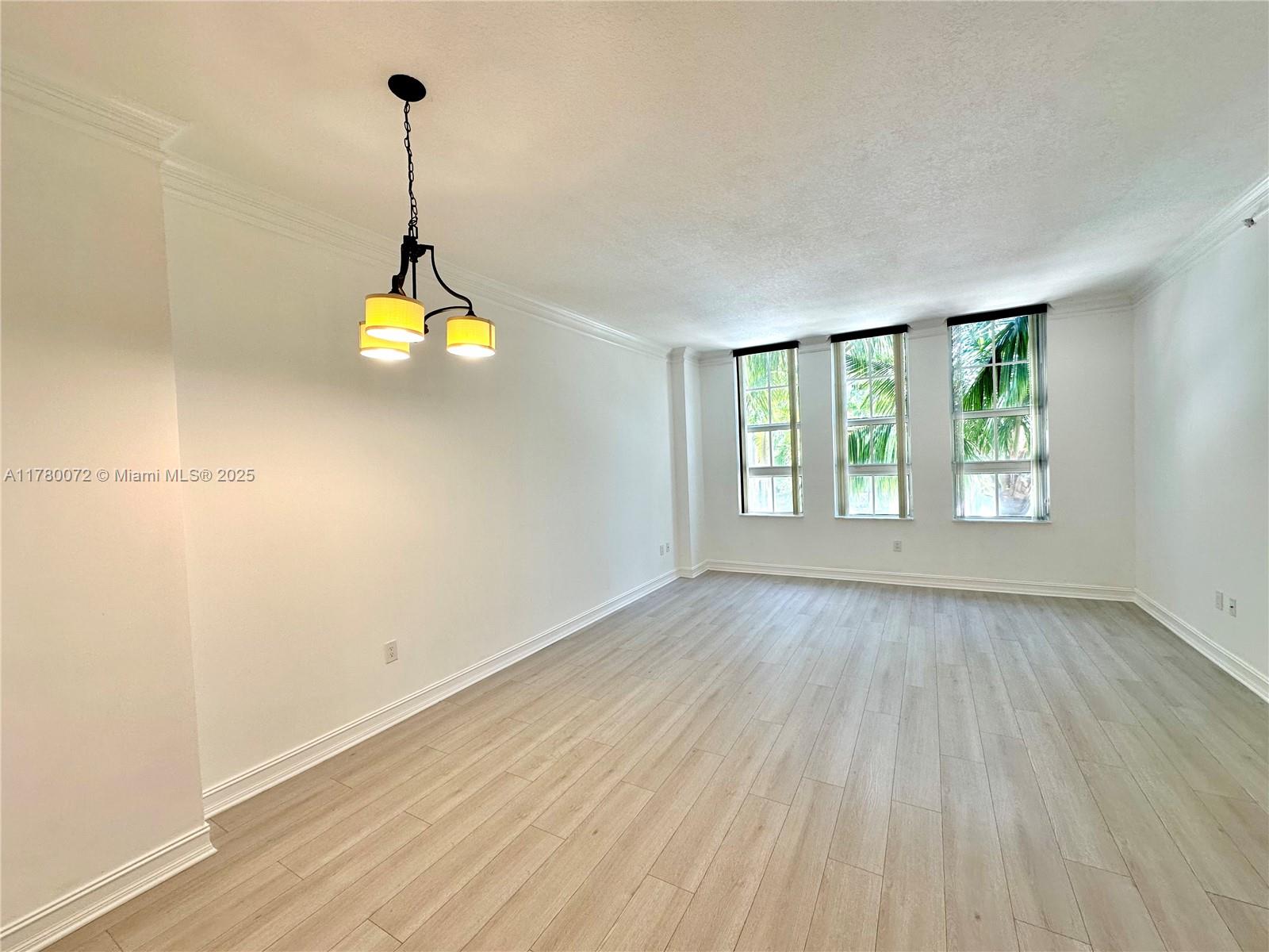 3001 NE 185th St # 336