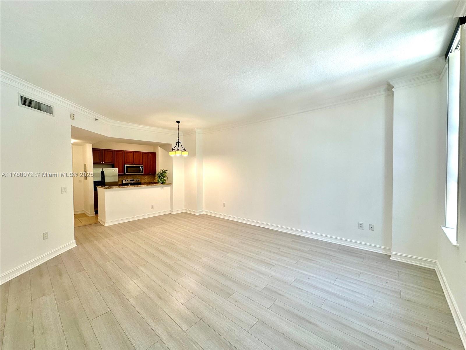 3001 NE 185th St # 336