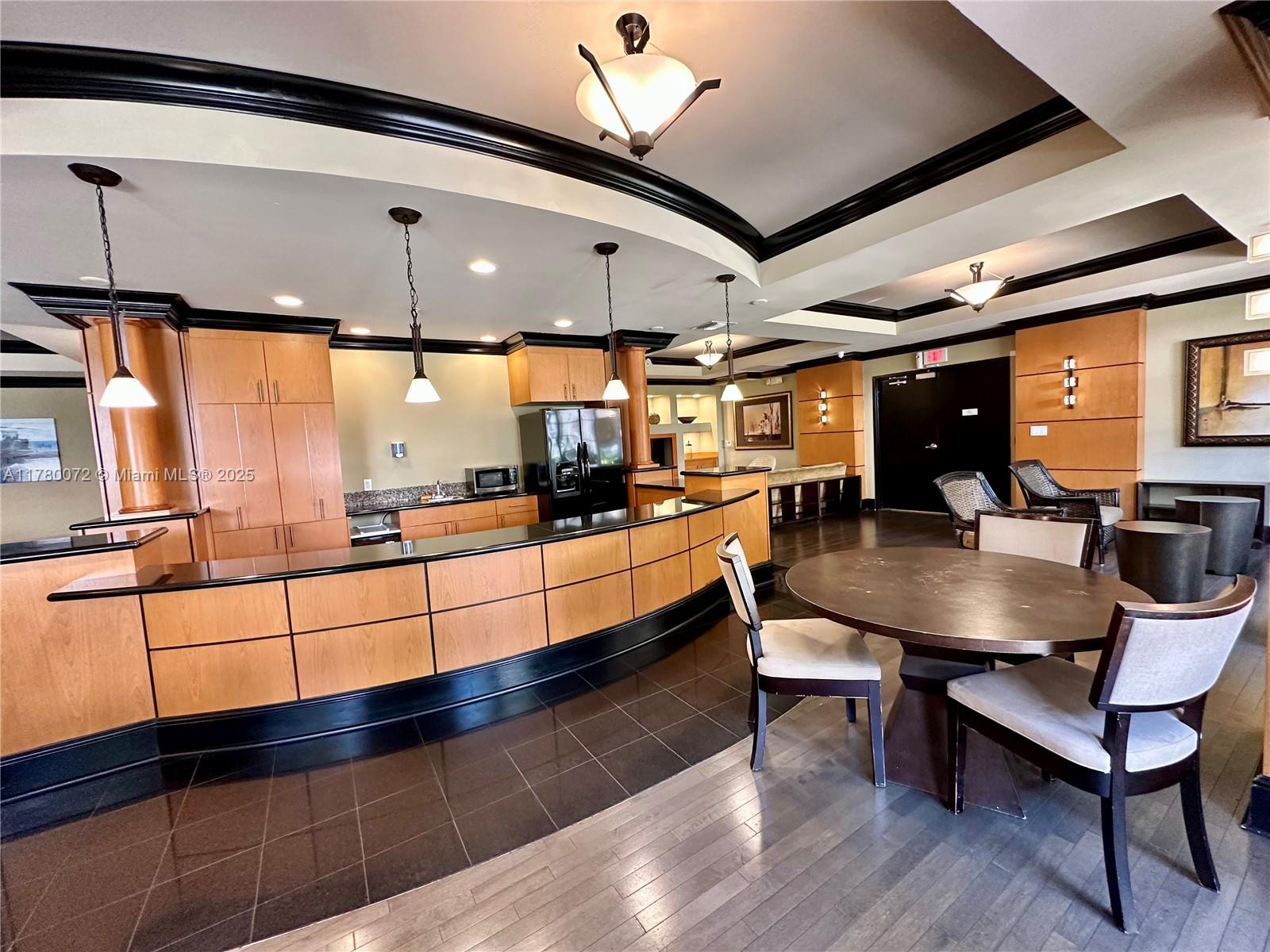 3001 NE 185th St # 336