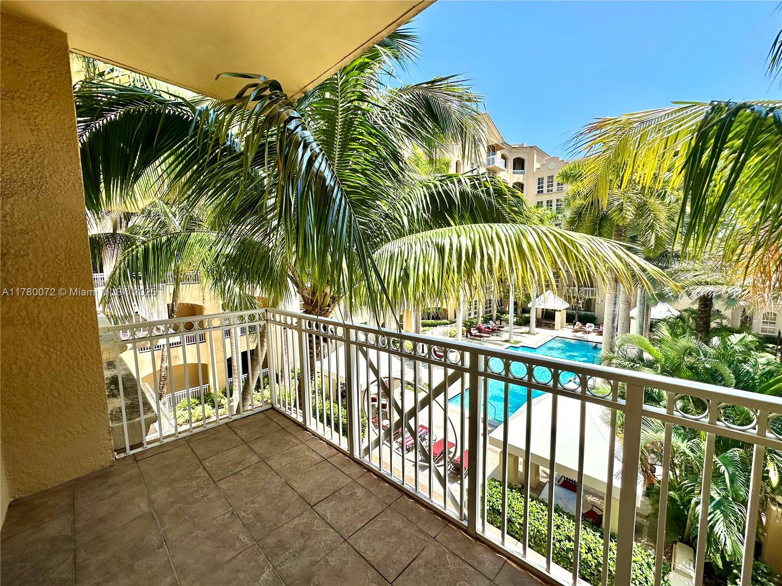 3001 NE 185th St # 336