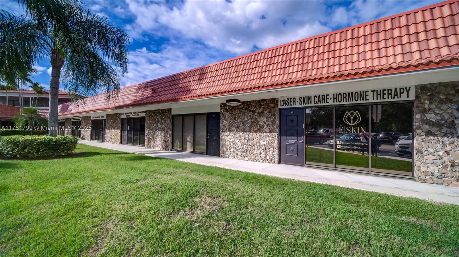 201 N University Dr # 14