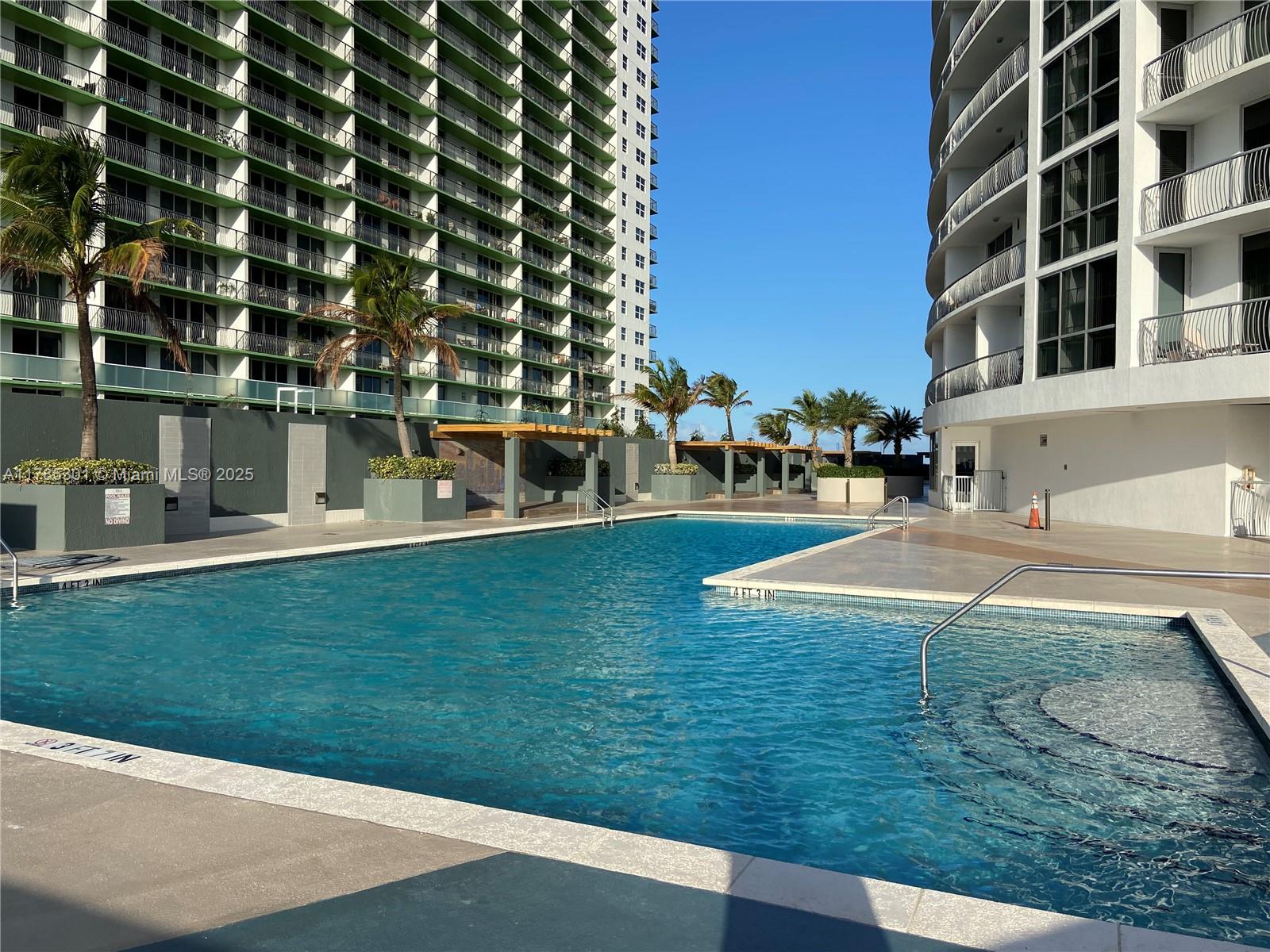 1750 N Bayshore Dr # 5305