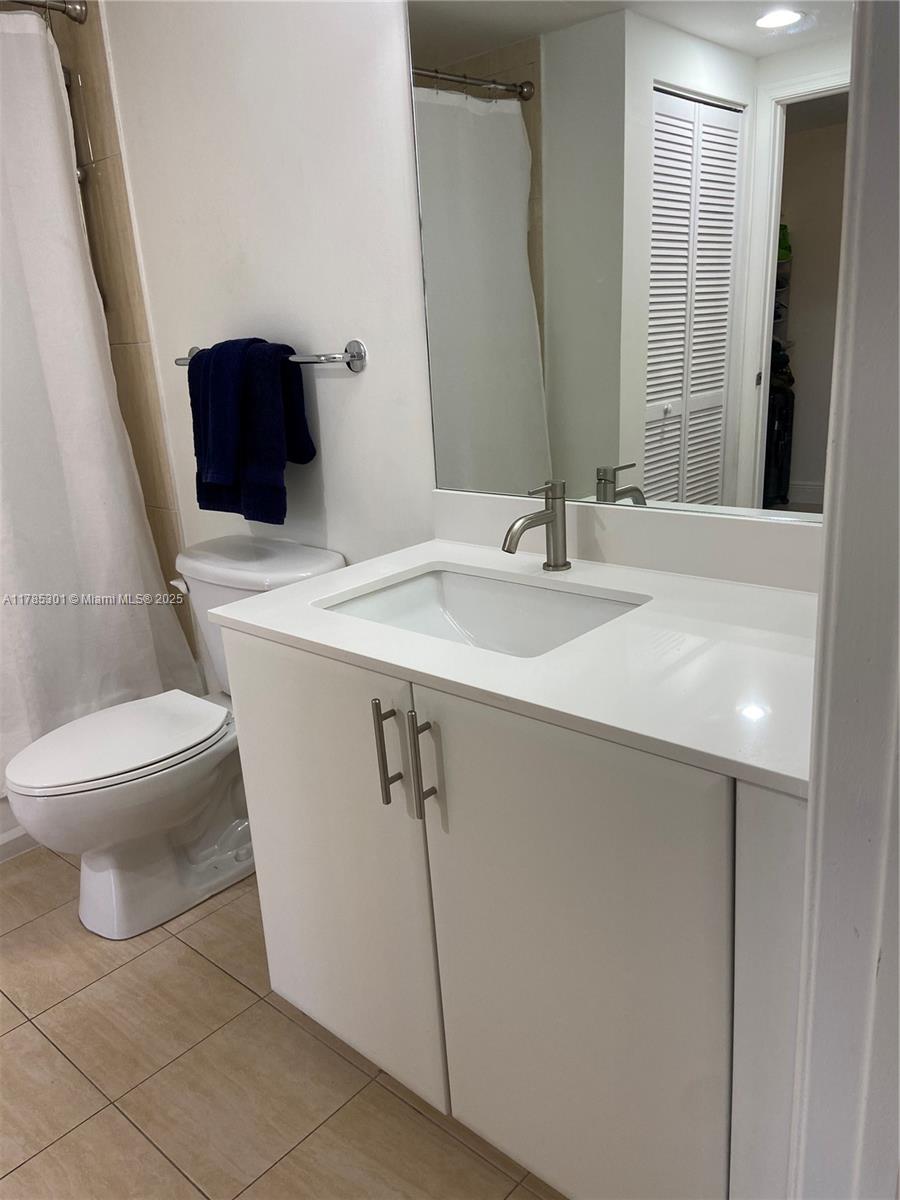 1750 N Bayshore Dr # 5305