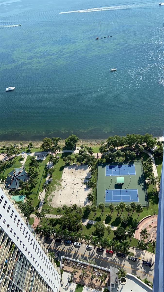 1750 N Bayshore Dr # 5305