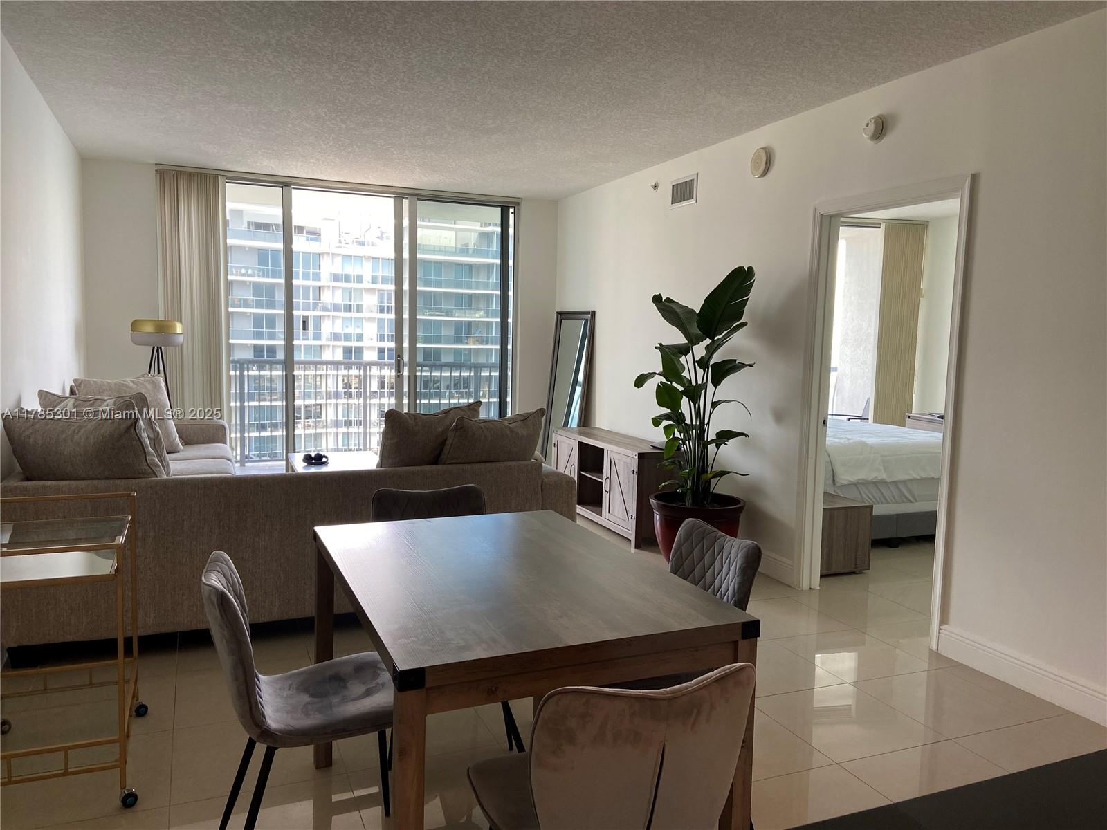 1750 N Bayshore Dr # 5305