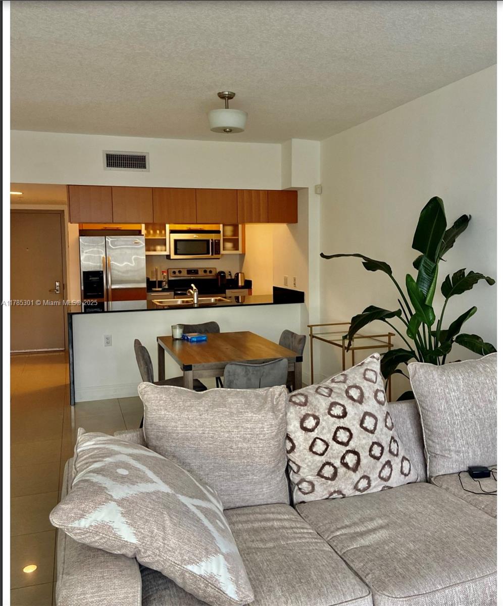 1750 N Bayshore Dr # 5305