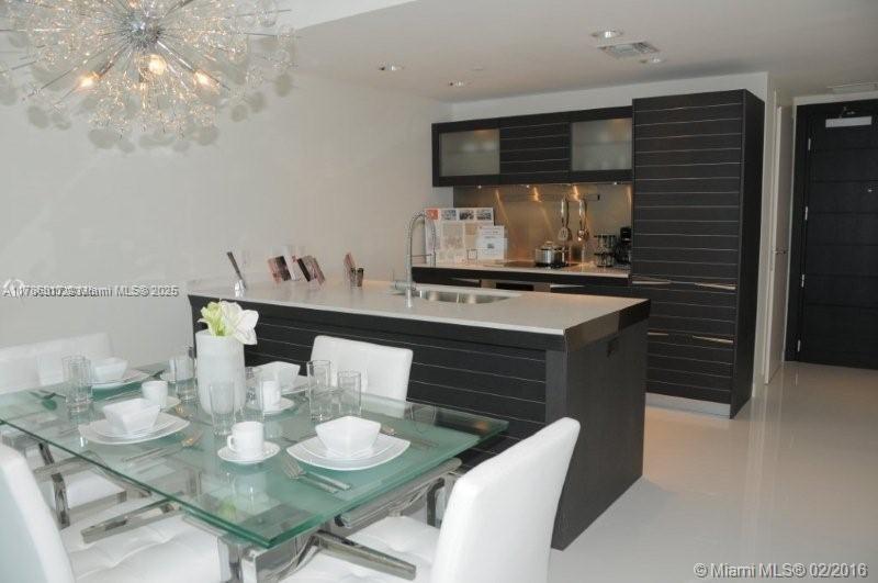 200 Biscayne Boulevard Way # 3809