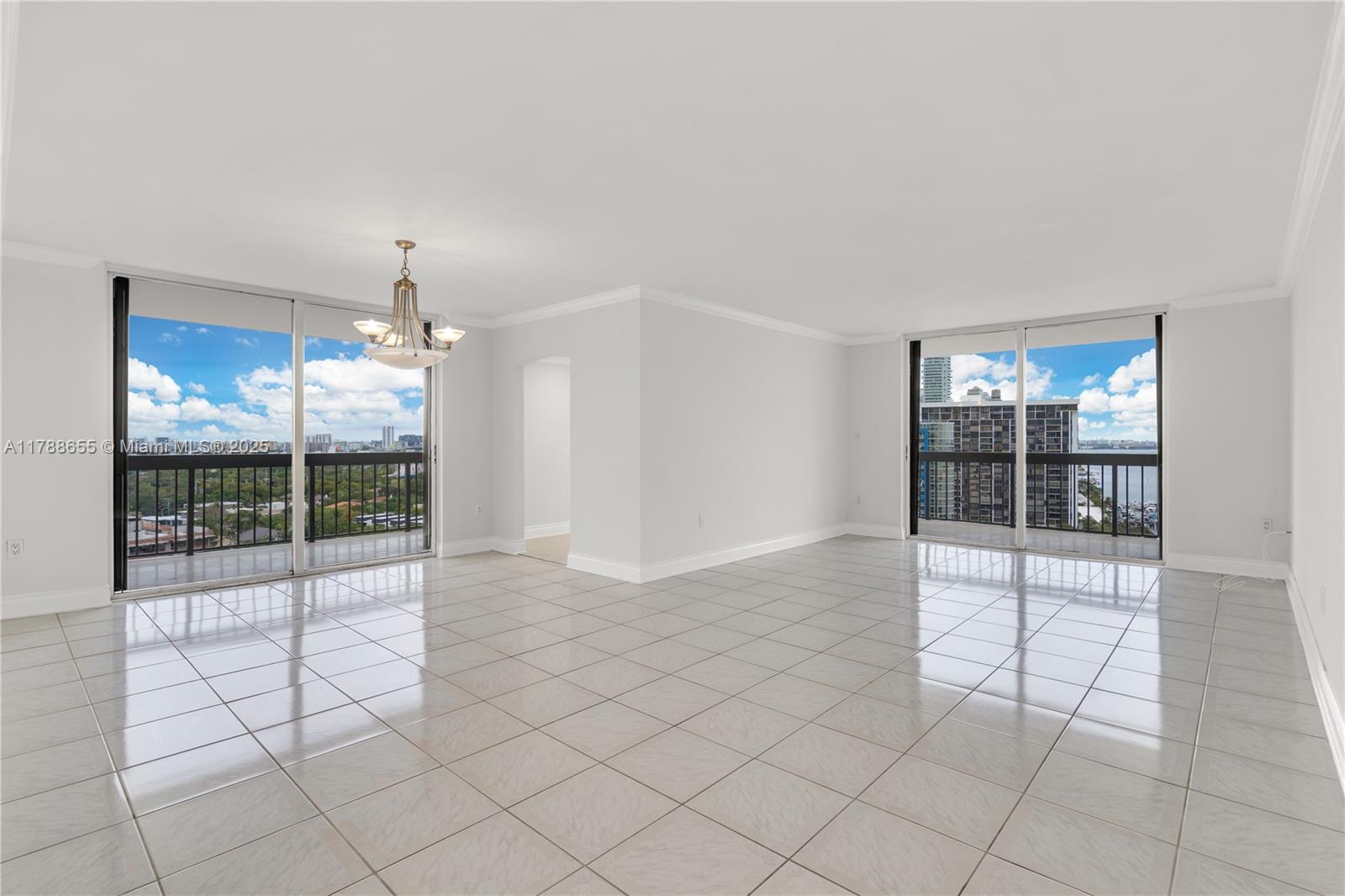 2333 Brickell Ave # 1717A