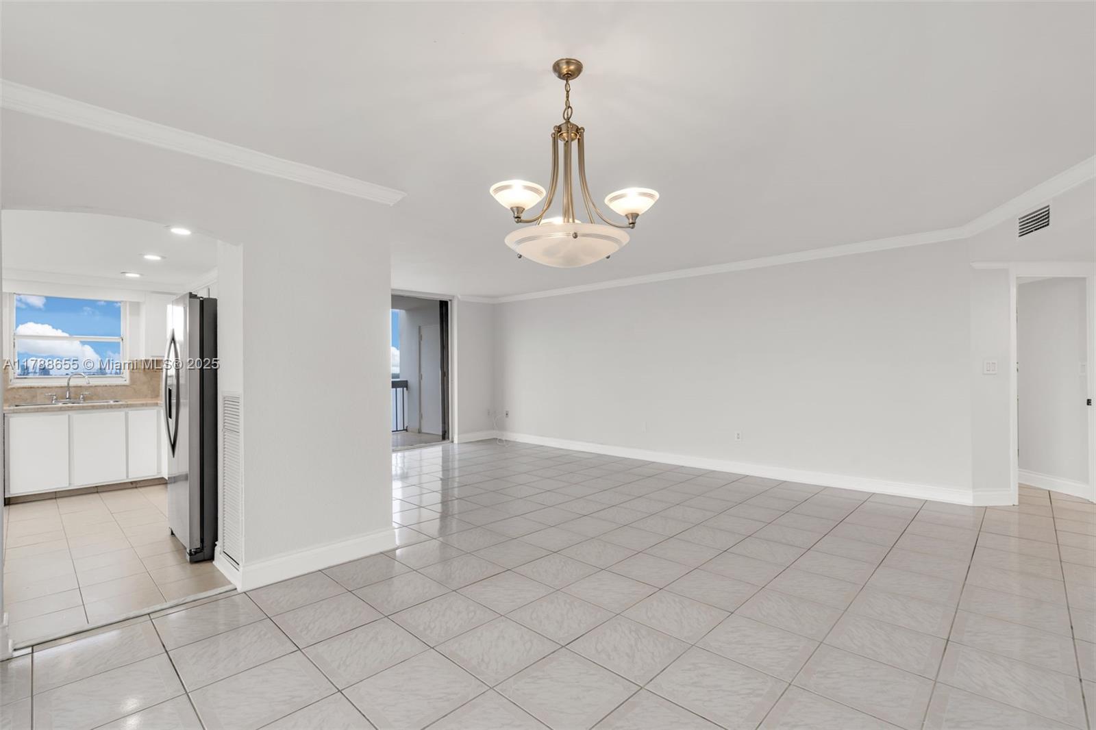 2333 Brickell Ave # 1717A