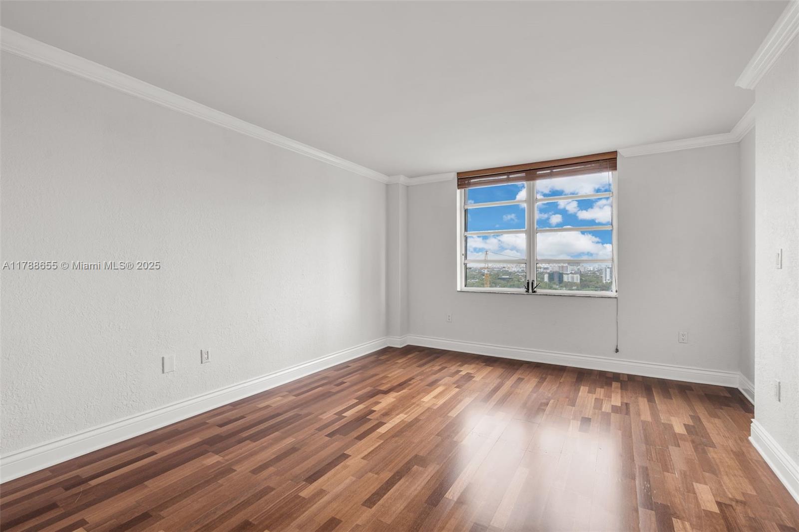 2333 Brickell Ave # 1717A