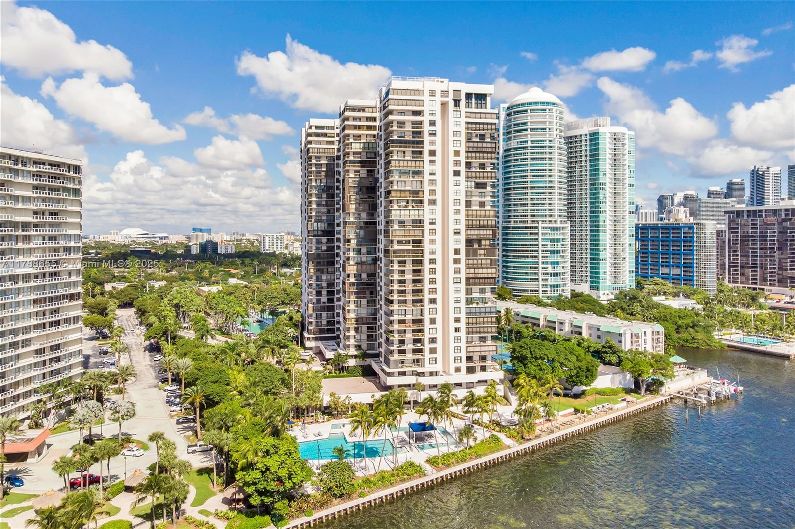 2333 Brickell Ave # 1717A