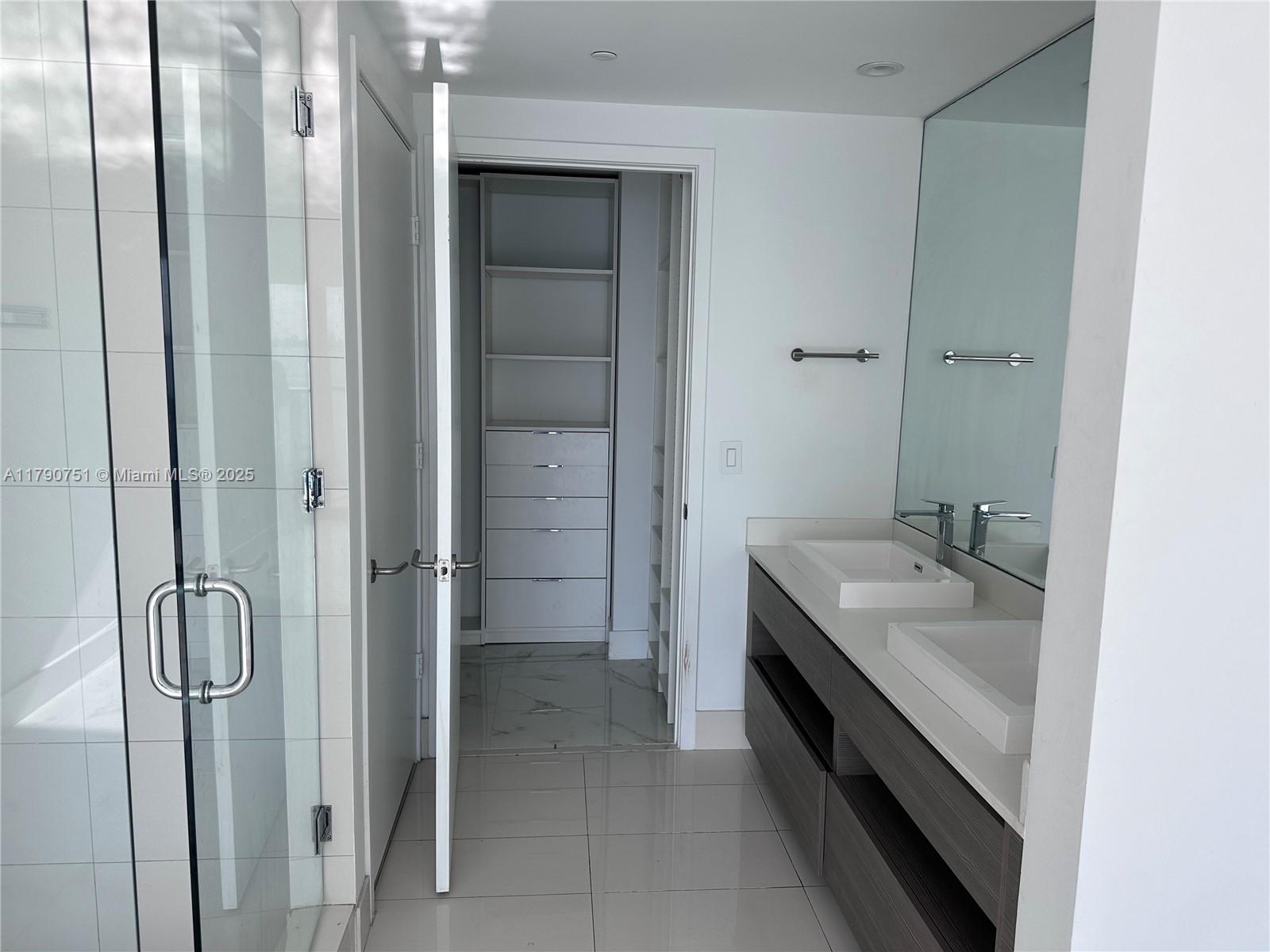 460 NE 28th St # 1603