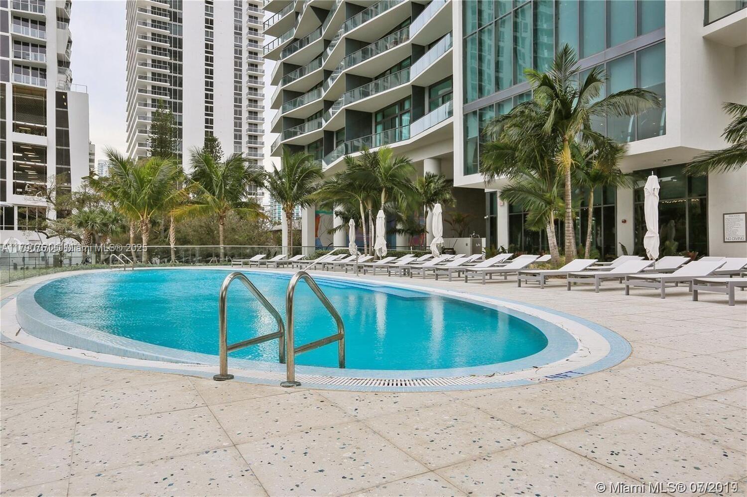 460 NE 28th St # 1603