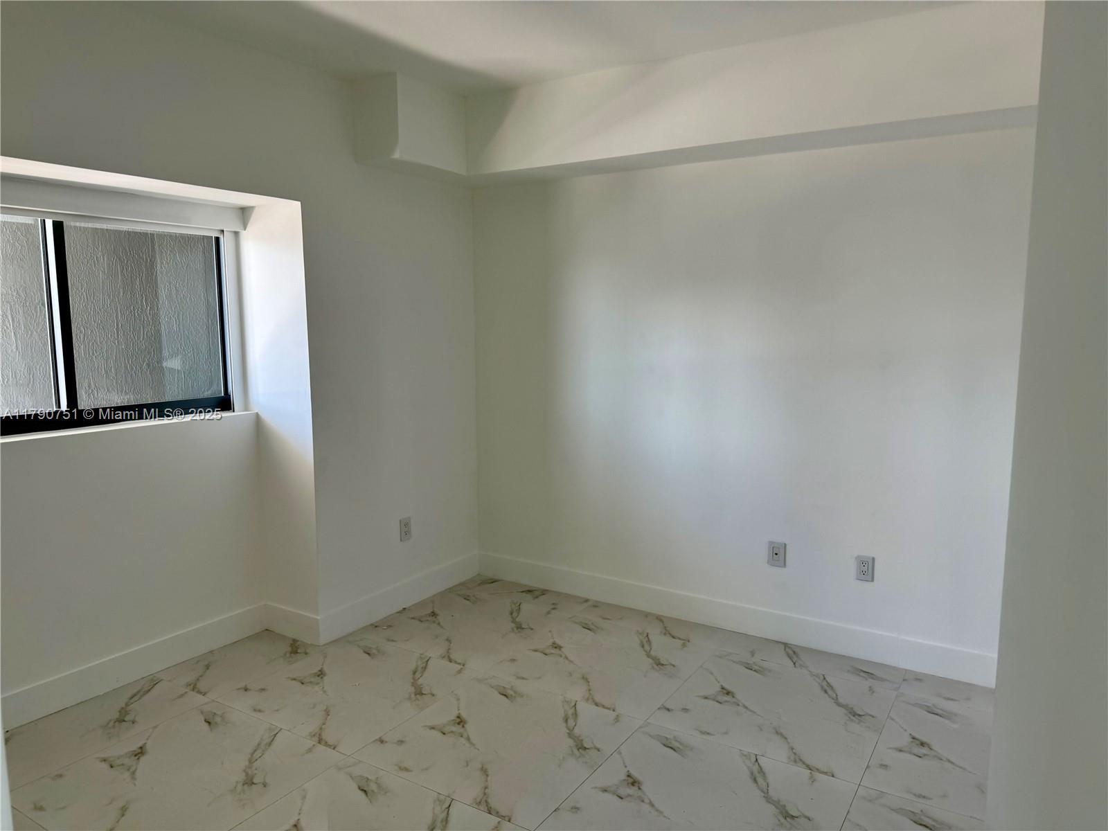 460 NE 28th St # 1603