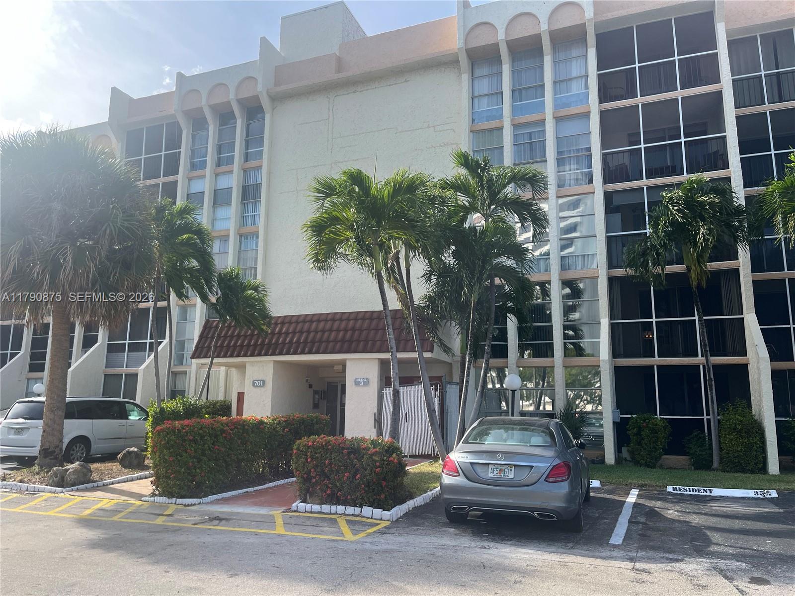 701 Three Islands Blvd # 409