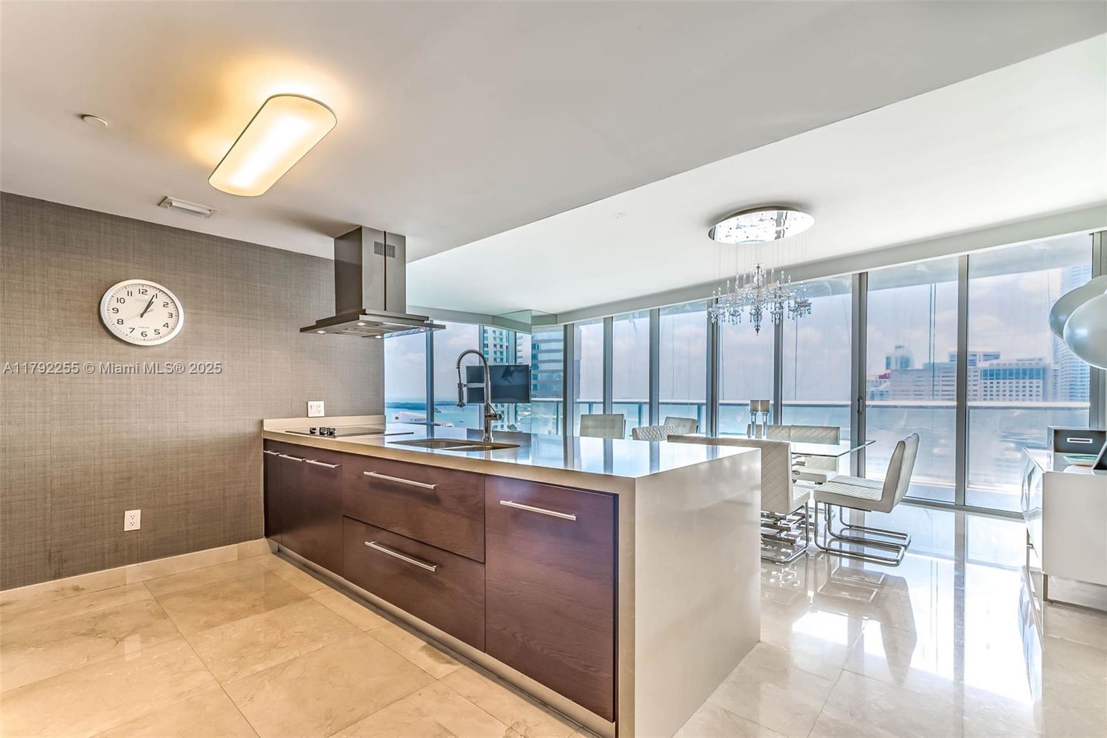 495 Brickell Ave # 2801