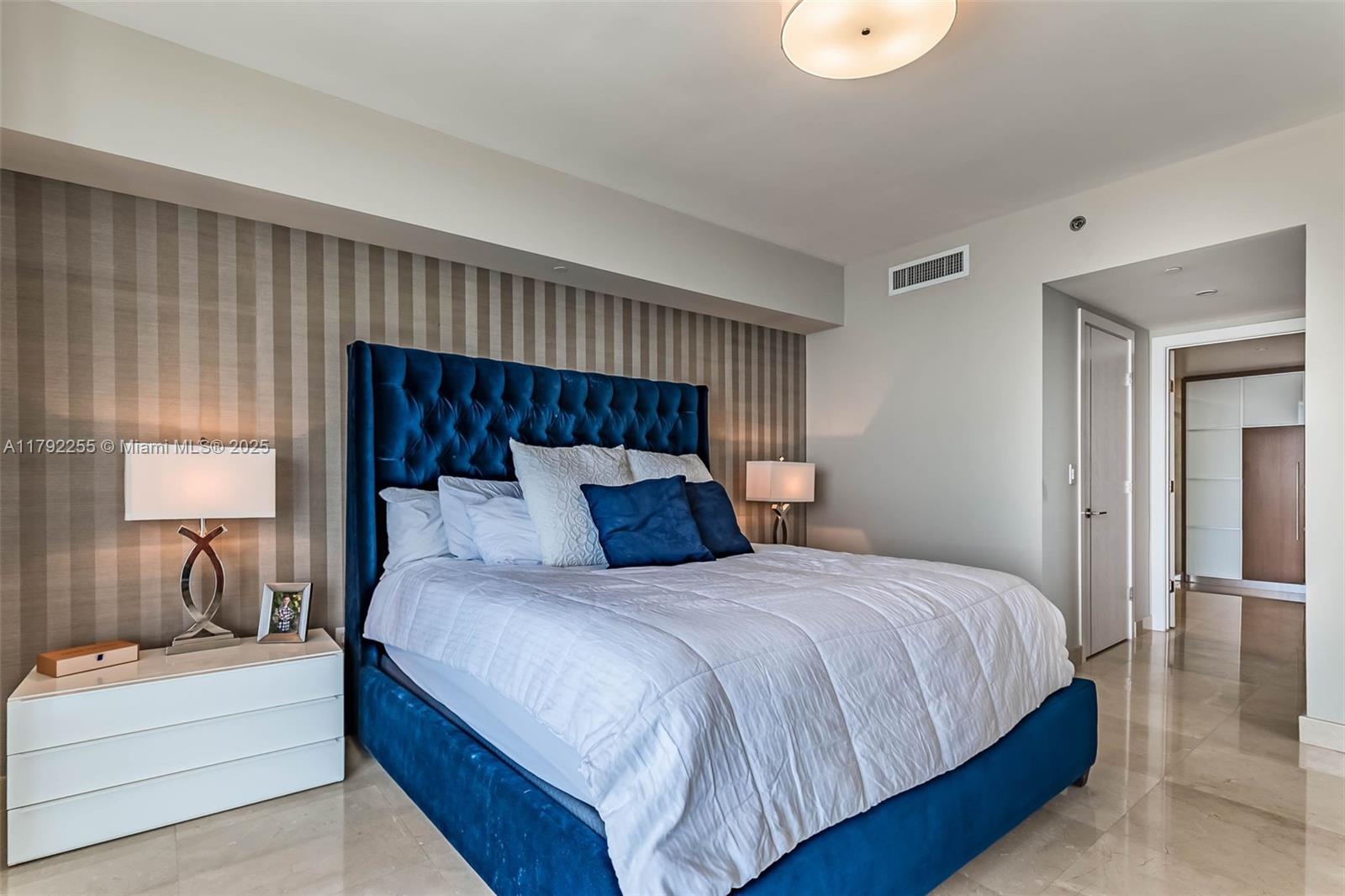 495 Brickell Ave # 2801