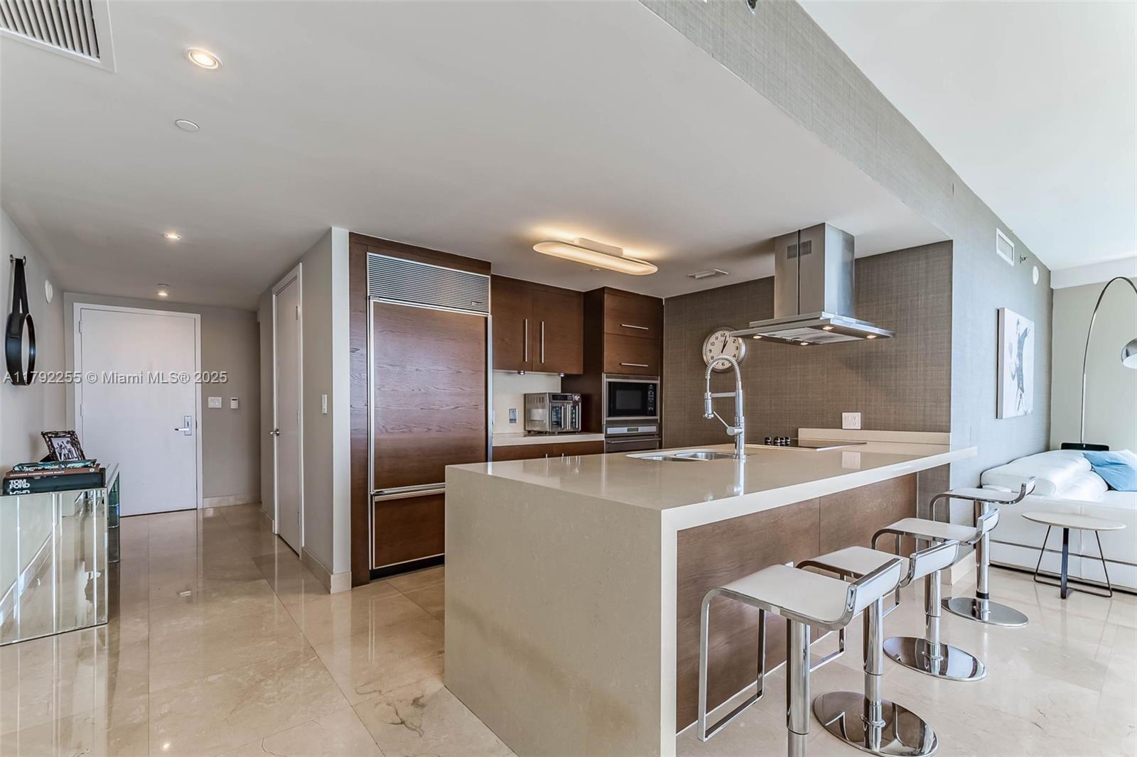495 Brickell Ave # 2801