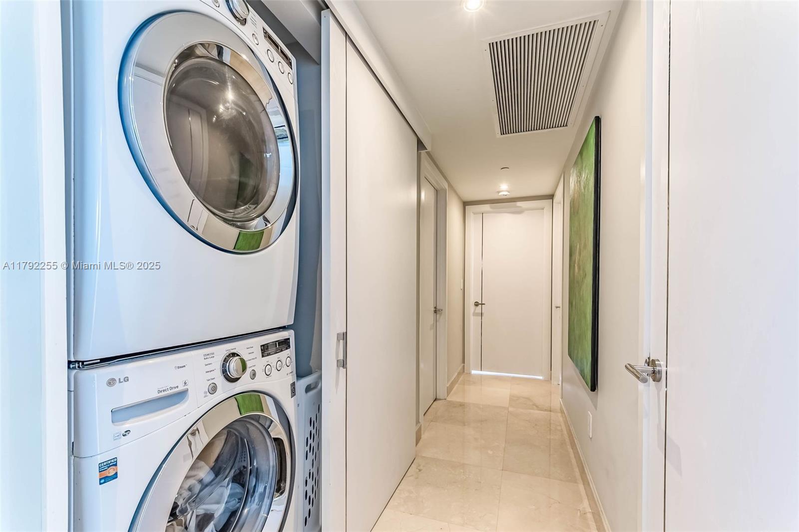 495 Brickell Ave # 2801