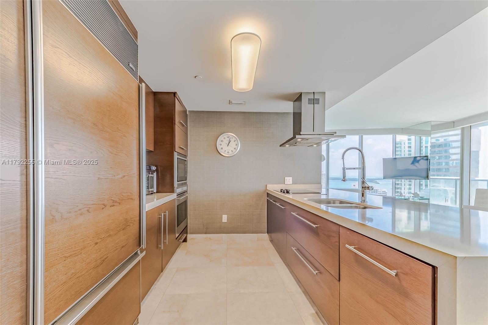 495 Brickell Ave # 2801