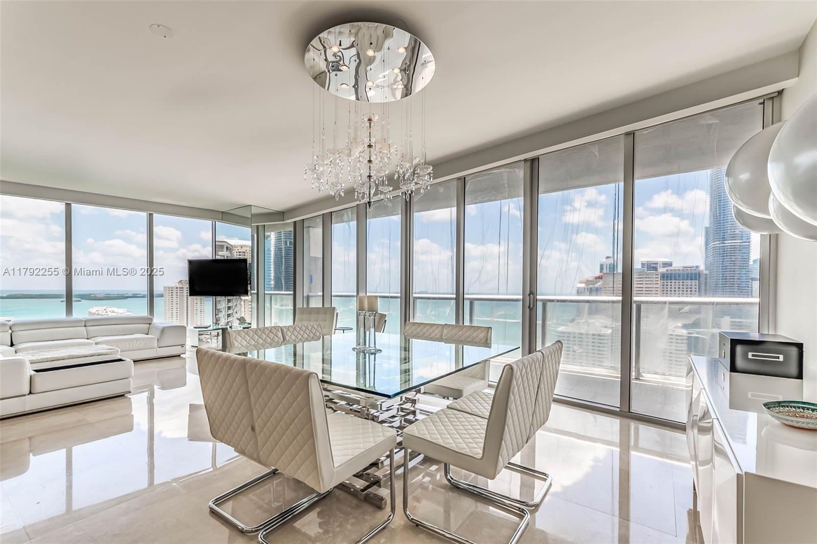 495 Brickell Ave # 2801