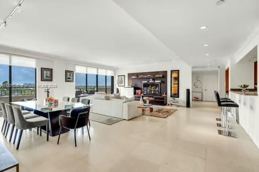151 Crandon Blvd # 525